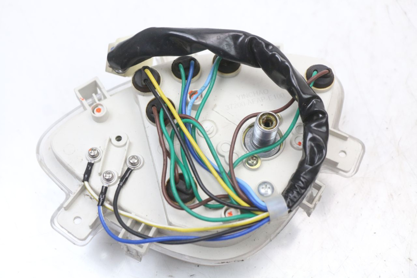 photo de CUENTA KILÓMETROS JM MOTORS EVOLIS 4T 50 (2018 - 2022) - Estado de la superficie y material