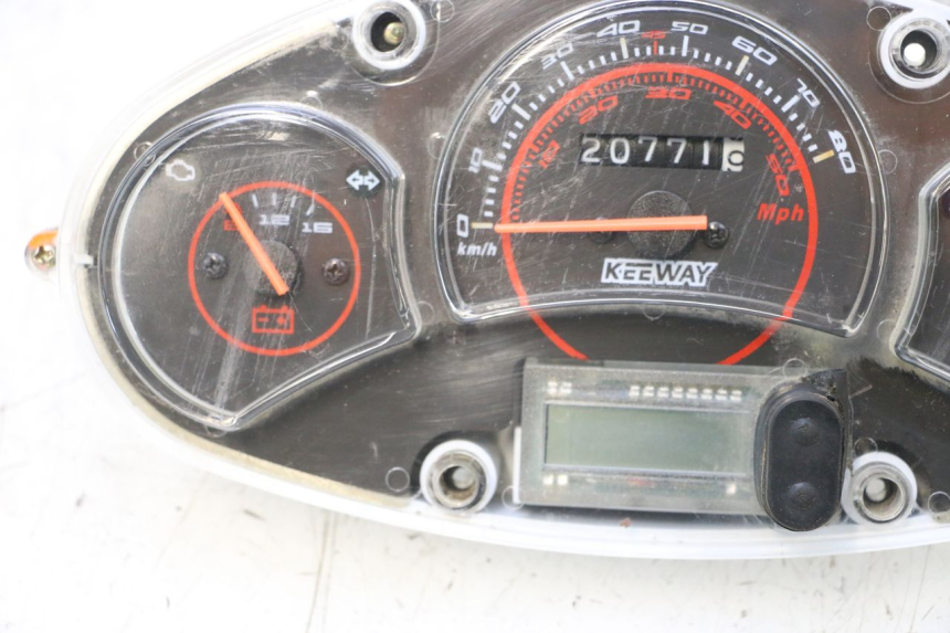 photo de CUENTAKILÓMETROS KEEWAY F-ACT FACT EVO 50 (2020 - 2026) - Primer plano de alta resolución