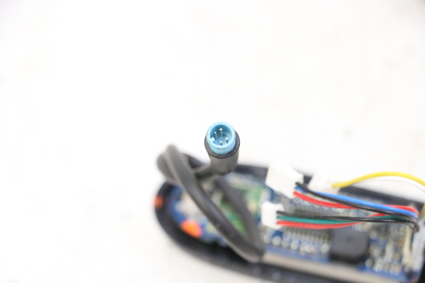 photo de CUENTA KILóMETROS SEGWAY NINEBOT F40E 1 - Primer plano técnico