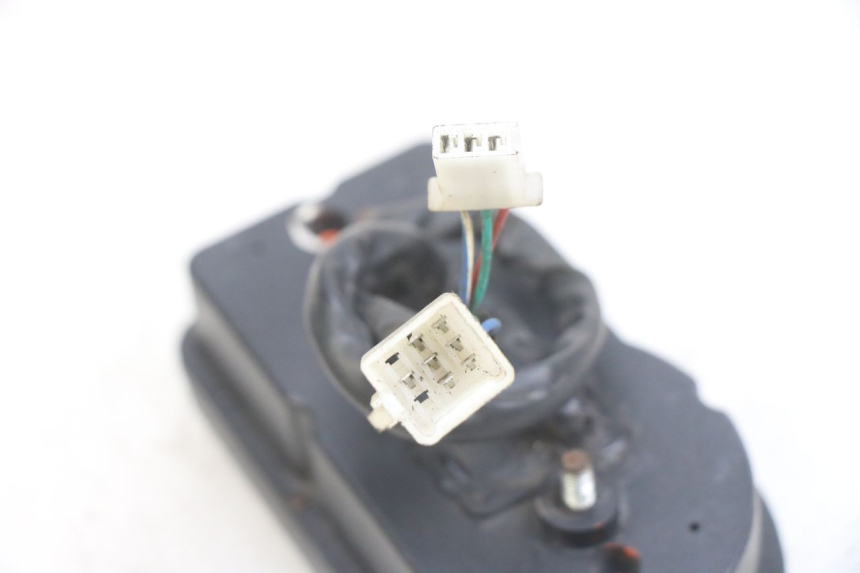 photo de CUENTA KILÓMETROS TNT MOTOR FASTINO 4T 50 (2013 - 2019) - Detalles de los puntos de fijación