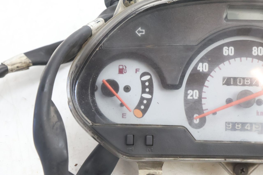 photo de CUENTA KILÓMETROS HONDA FES PANTHEON 2T 125 (1998 - 2002) - Detalle de la pieza