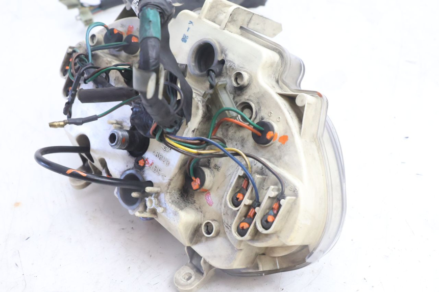 photo de CUENTA KILÓMETROS HONDA FES PANTHEON 2T 125 (1998 - 2002) - Estado de la superficie y material