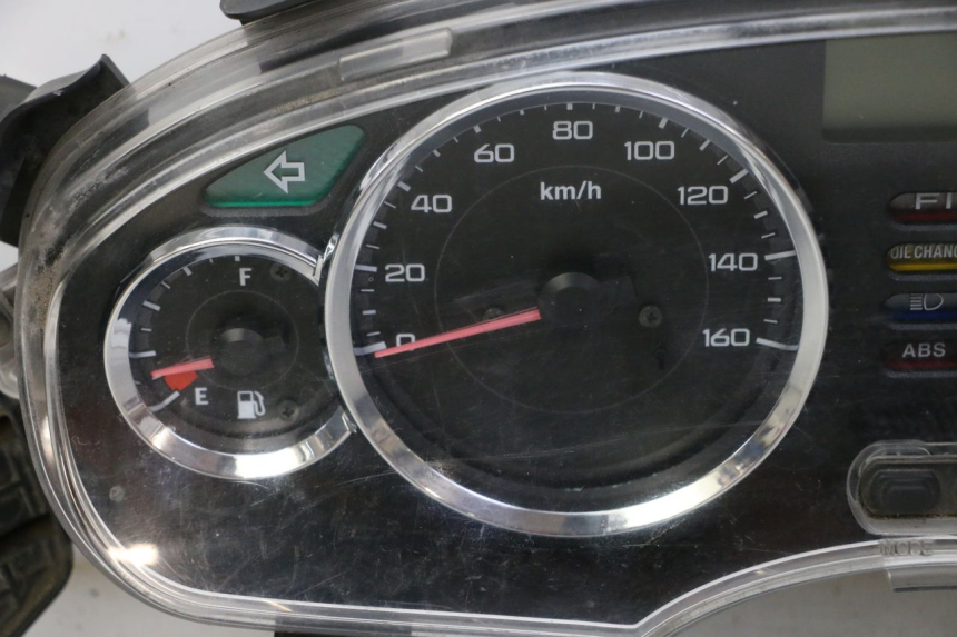 photo de CUENTA KILÓMETROS HONDA FES S-WING SWING ABS 125 (2007 - 2015) - Zoom calidad de ocasión