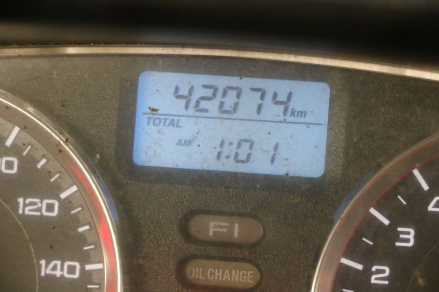 photo de CUENTA KILÓMETROS HONDA FES S-WING SWING ABS 125 (2007 - 2015) - Primer plano técnico