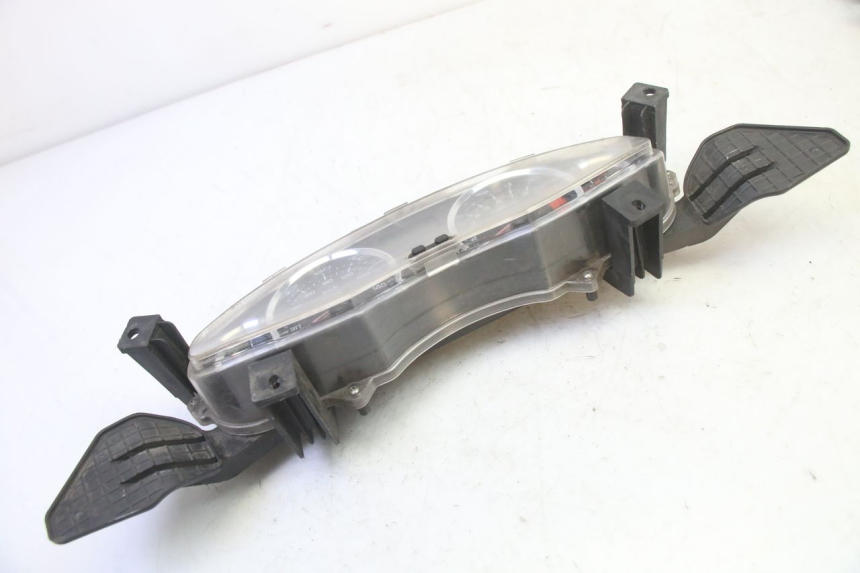 photo de CUENTA KILÓMETROS HONDA FES S-WING SWING ABS 125 (2007 - 2015) - Detalles de los puntos de fijación
