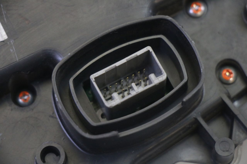 photo de CUENTA KILÓMETROS HONDA FES S-WING SWING ABS 125 (2007 - 2015) - Zoom sobre los componentes