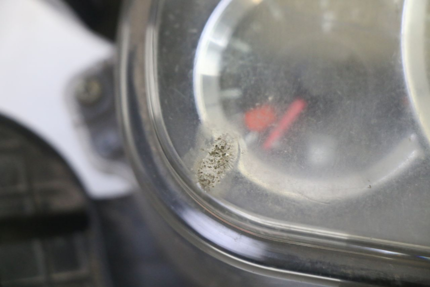 photo de CUENTA KILÓMETROS HONDA FES S-WING SWING ABS 125 (2007 - 2015) - Otra perspectiva