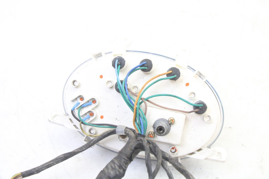 photo de VELOCIMETRO SYM FIDDLE 125 (2008 - 2010) - Estado de la superficie y material