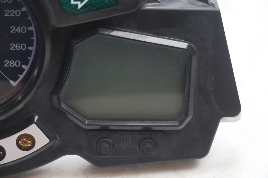 photo de VELOCIMETRO YAMAHA FJR 1300 (2001 - 2005) - Primer plano técnico