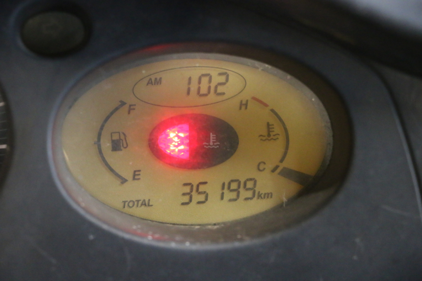 photo de VELOCIMETRO HONDA FJS SILVER WING SILVERWING 400 (2005 - 2008) - Primer plano técnico