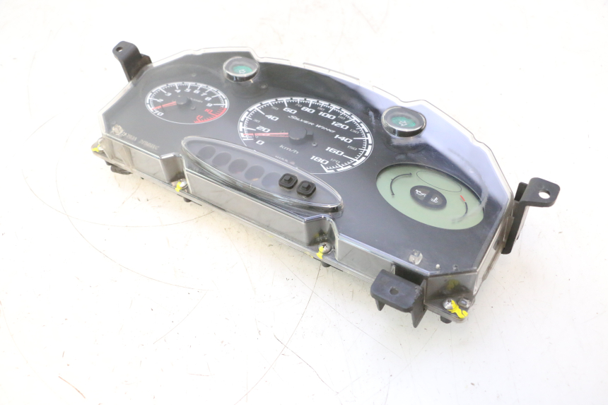 photo de VELOCIMETRO HONDA FJS SILVER WING SILVERWING 400 (2005 - 2008) - Enfoque en la estructura