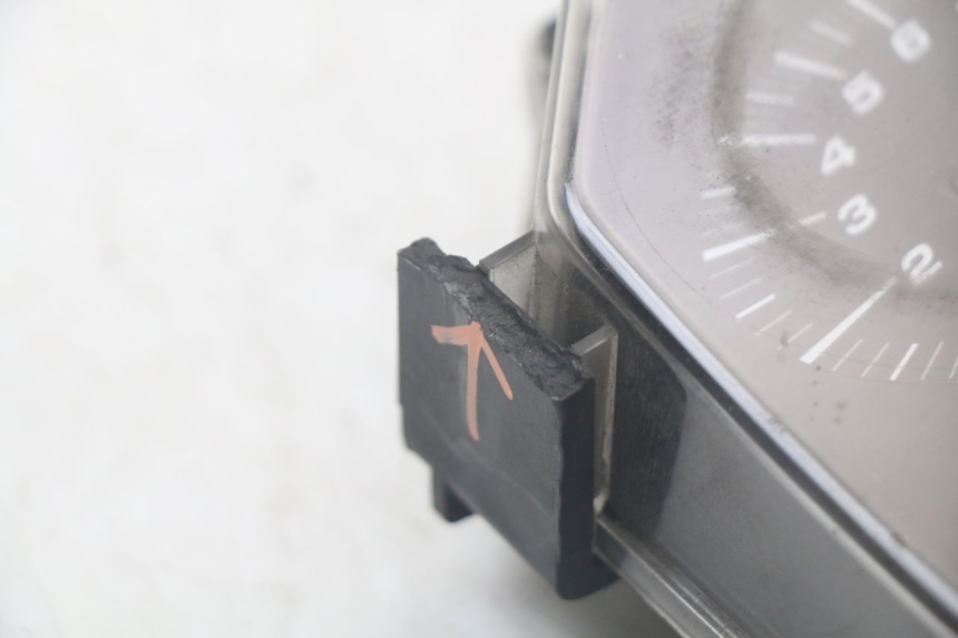 photo de VELOCIMETRO HONDA FJS SILVERWING SILVER WING 600 (2001 - 2010) - Detalles de los puntos de fijación