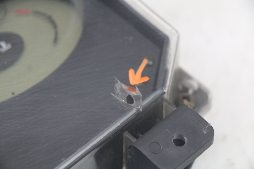 photo de VELOCIMETRO HONDA FJS SILVERWING SILVER WING 600 (2001 - 2010) - Estado de la superficie y material