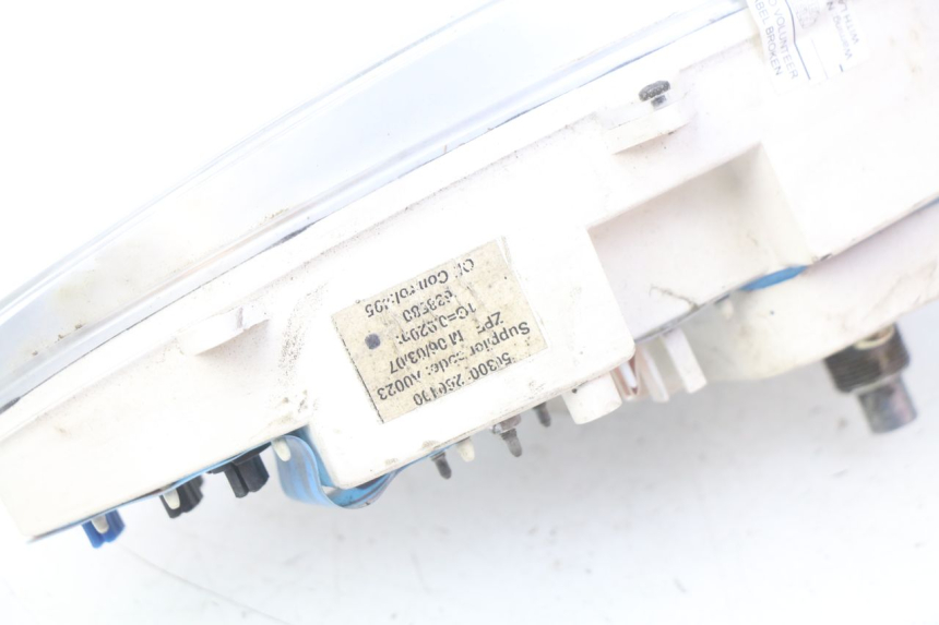 photo de VELOCIMETRO PIAGGIO FLY 100 (2006 - 2010) - Detalles de los puntos de fijación