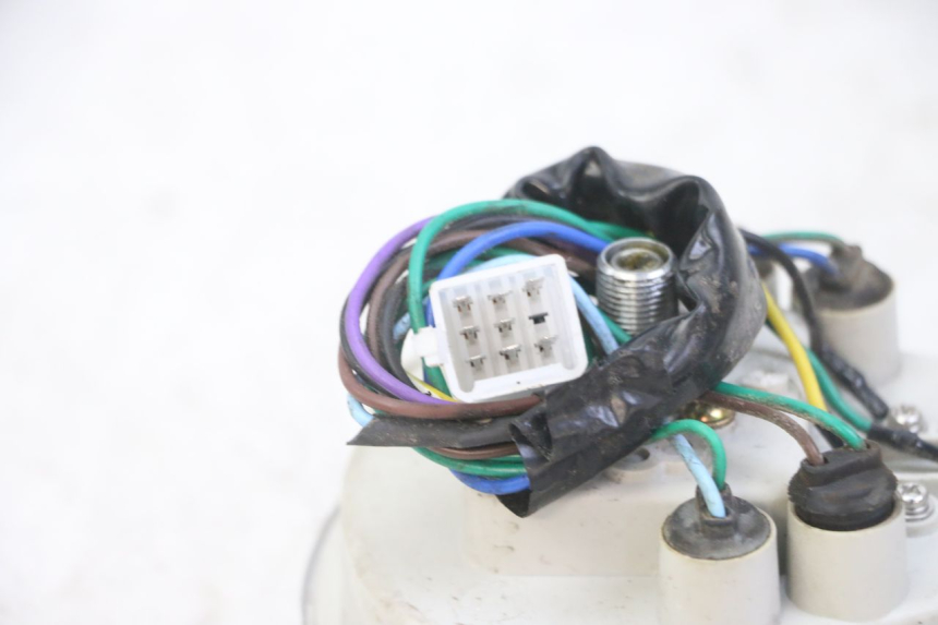 photo de CUENTAKILÓMETROS VENESI FLY RETRO 4T 50 (2020 - 2025) - Primer plano técnico