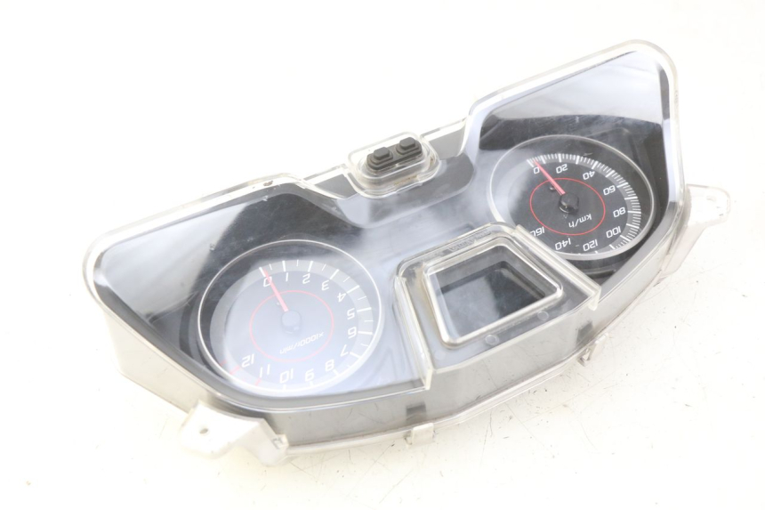 photo de CUENTA KILÓMETROS HONDA FORZA 125 (2015 - 2016) - Primer plano técnico