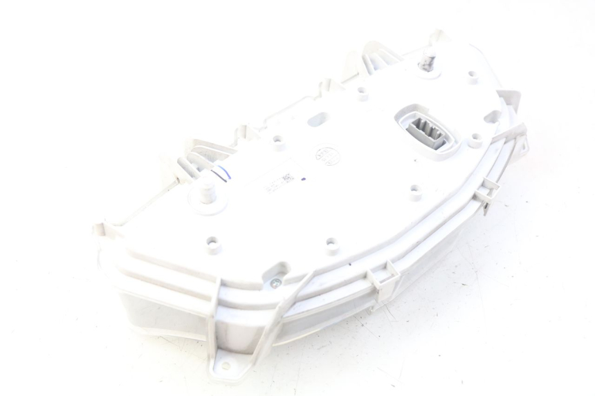 photo de CUENTA KILÓMETROS HONDA FORZA 125 (2015 - 2016) - Detalles de los puntos de fijación