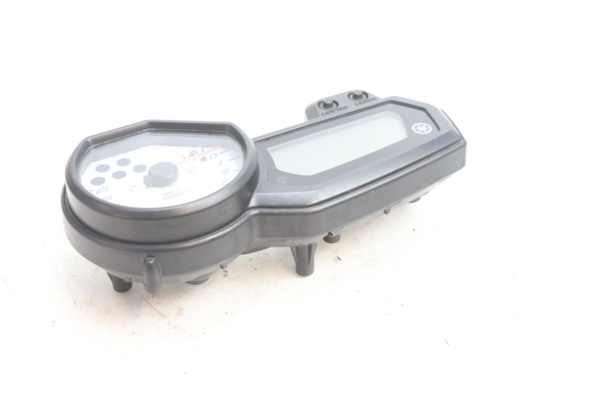 photo de VELOCIMETRO YAMAHA FZ8 800 (2010 - 2016) - Primer plano técnico