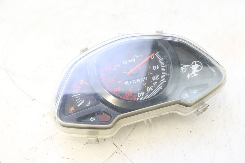 photo de VELOCIMETRO VASTRO GP 2T 50 (2013 - 2017) - Estado de la superficie y material
