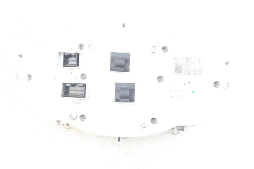 photo de CUENTA KILÓMETROS GILERA GP 800 (2007 - 2013) - Detalles de los puntos de fijación