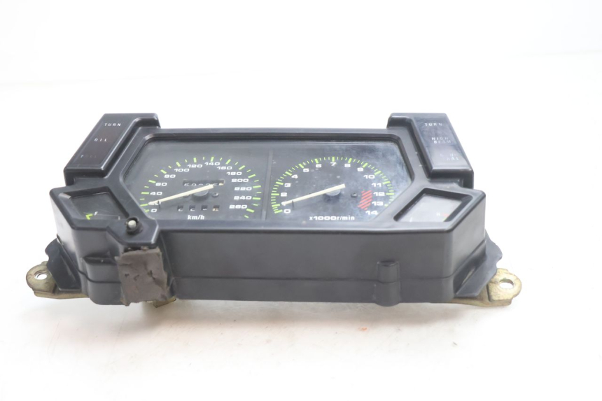 photo de VELOCIMETRO KAWASAKI GPX F ZX750F 750 (1986 - 1990) - Estado de la superficie y material