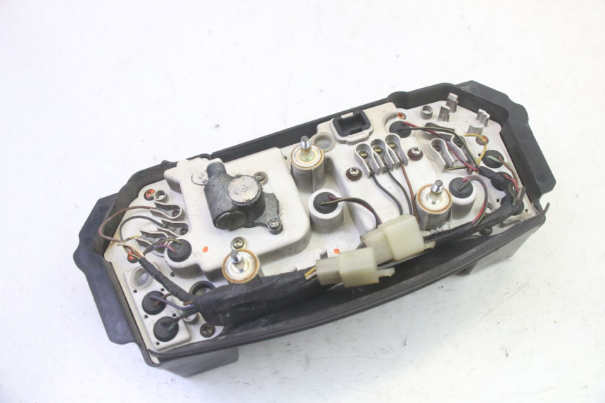 photo de VELOCIMETRO KAWASAKI GPX R WARBIRD 600 (1988 - 1993) - Primer plano de alta resolución