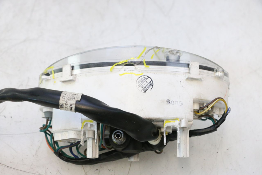 photo de VELOCIMETRO KYMCO GRAND DINK 125 (2008 - 2014) - Estado de la superficie y material