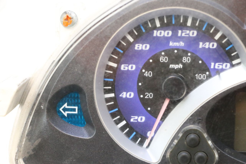 photo de VELOCIMETRO SYM GTS EVO 125 (2009 - 2013) - Detalle de la pieza