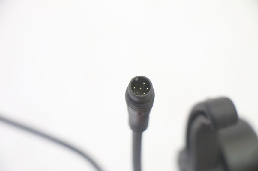 photo de VELOCIMETRO HITWAY H5 1 - Estado de la superficie y material