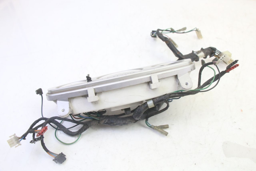 photo de VELOCIMETRO DAELIM HISTORY 125 (2001 - 2002) - Detalles de los puntos de fijación