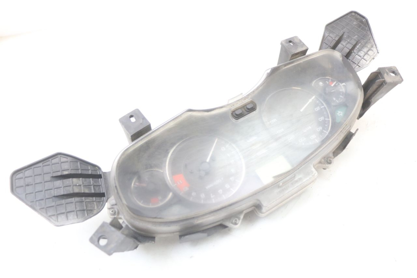 photo de VELOCIMETRO HONDA FES S-WING SWING 125 (2007 - 2015) - Detalles de los puntos de fijación