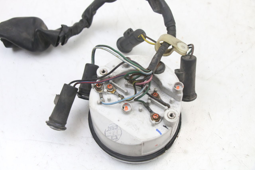 photo de VELOCIMETRO HONDA VT C2 SHADOW 750 (1997 - 2001) - Detalles de los puntos de fijación