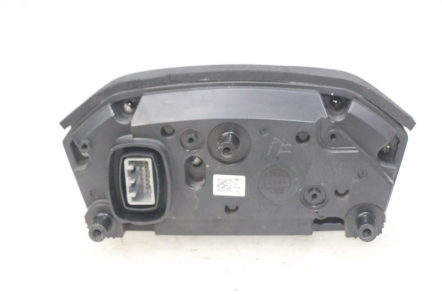 photo de CUENTA KILÓMETROS HONDA INTEGRA NC D 750 (2016 - 2018) - Detalles de los puntos de fijación