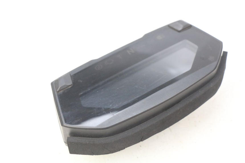 photo de CUENTA KILÓMETROS HONDA INTEGRA NC D 750 (2016 - 2018) - Estado de la superficie y material