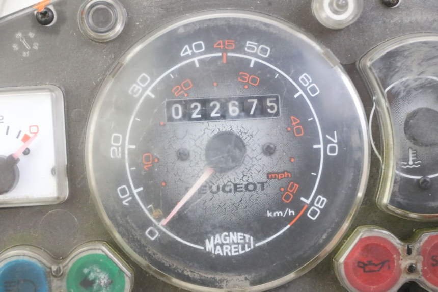 photo de VELOCIMETRO PEUGEOT JET FORCE CARBU 50 (2003 - 2016) - Zoom sobre los componentes