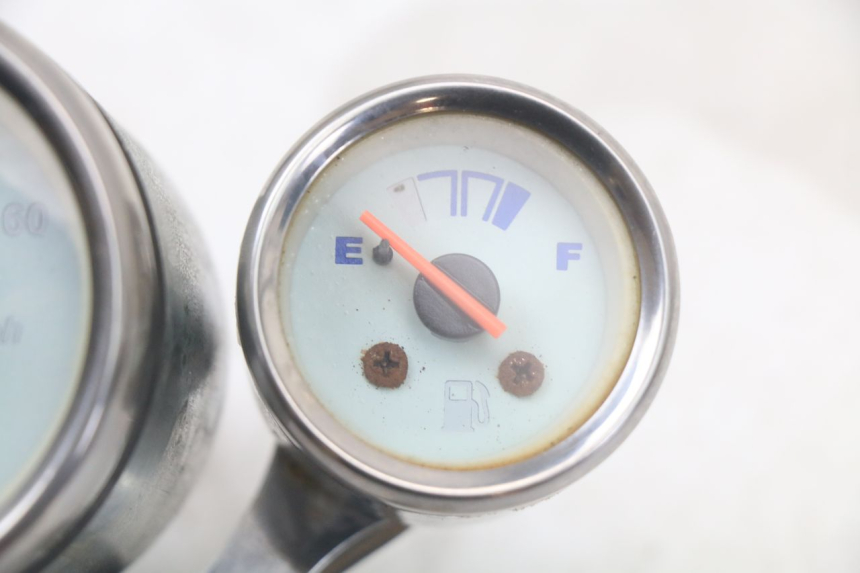 photo de CUENTA KILÓMETROS JM MOTORS OLDIES 4T 50 (2010 - 2020) - Primer plano técnico