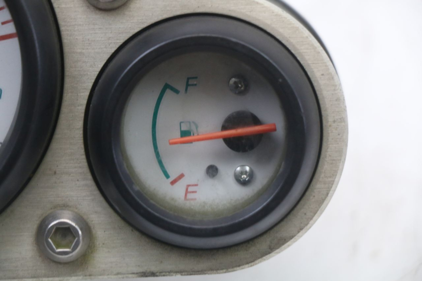 photo de VELOCIMETRO KAWASAKI ZR7 ZR-7 S 750 (1999 - 2004) - Primer plano técnico