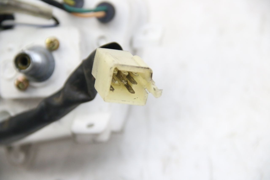 photo de CUENTA KILÓMETROS PEUGEOT KISBEE 2T 50 (2010 - 2017) - Primer plano técnico