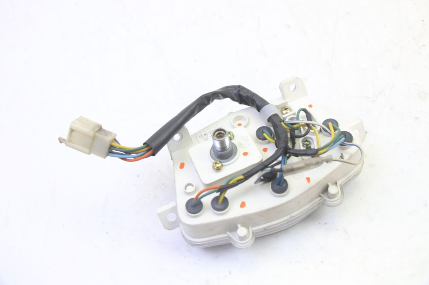 photo de CUENTA KILÓMETROS PEUGEOT KISBEE 2T 50 (2010 - 2017) - Estado de la superficie y material