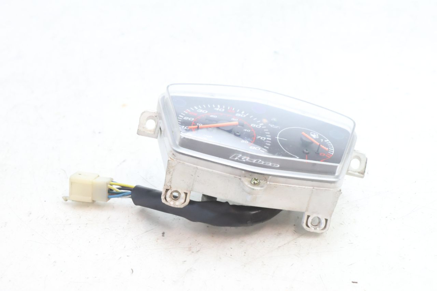 photo de CUENTA KILÓMETROS PEUGEOT KISBEE 2T 50 (2010 - 2017) - Primer plano técnico