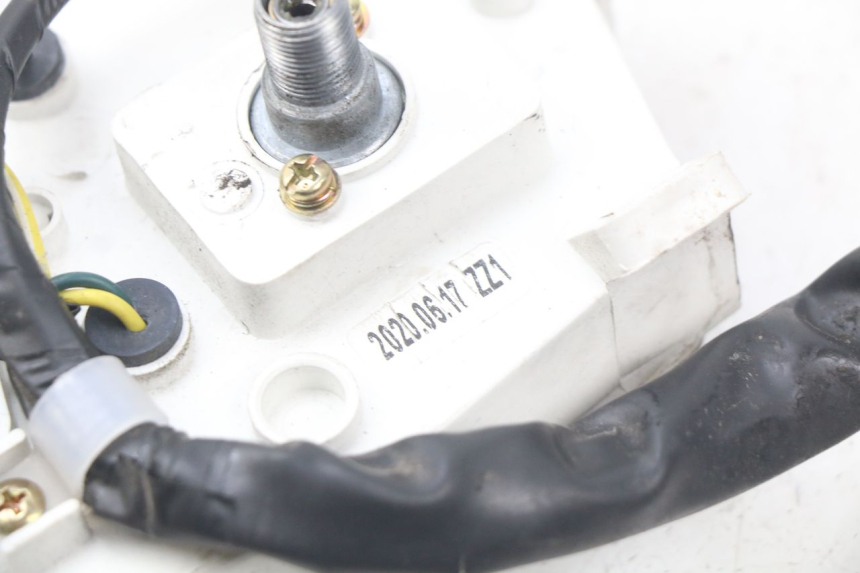 photo de CUENTA KILÓMETROS PEUGEOT KISBEE 4T 50 (2018 - 2022) - Zoom estado de uso