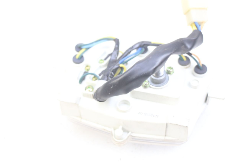 photo de CUENTA KILÓMETROS PEUGEOT KISBEE 4T 50 (2010 - 2017) - Detalle de la pieza