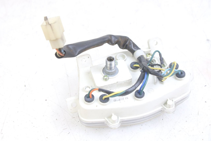 photo de CUENTA KILÓMETROS PEUGEOT KISBEE 4T 50 (2010 - 2017) - Detalles de los puntos de fijación