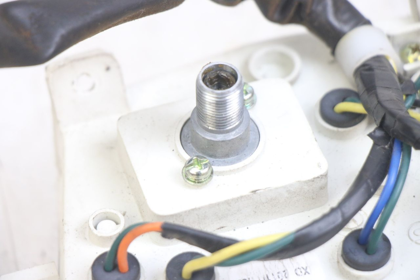 photo de CUENTA KILÓMETROS PEUGEOT KISBEE 4T 50 (2010 - 2017) - Estado de la superficie y material