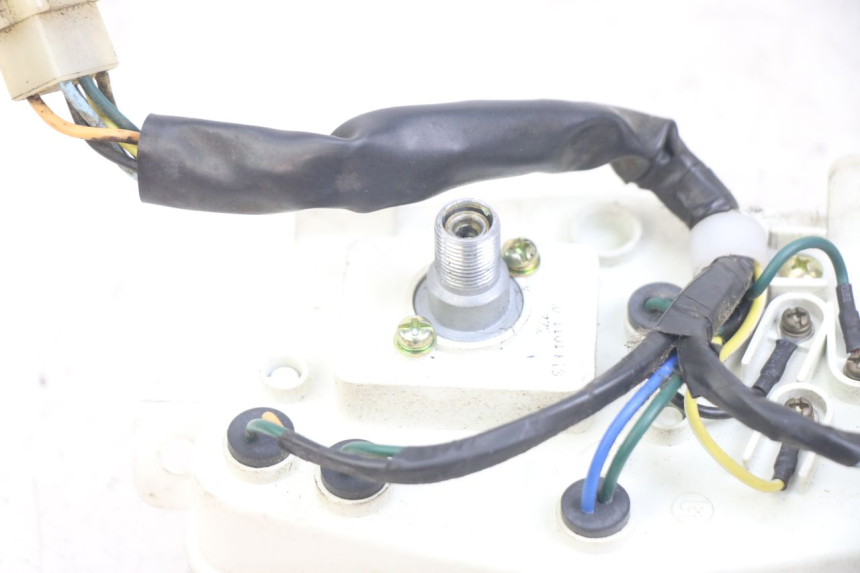 photo de CUENTA KILÓMETROS PEUGEOT KISBEE 4T 50 (2010 - 2017) - Otra perspectiva