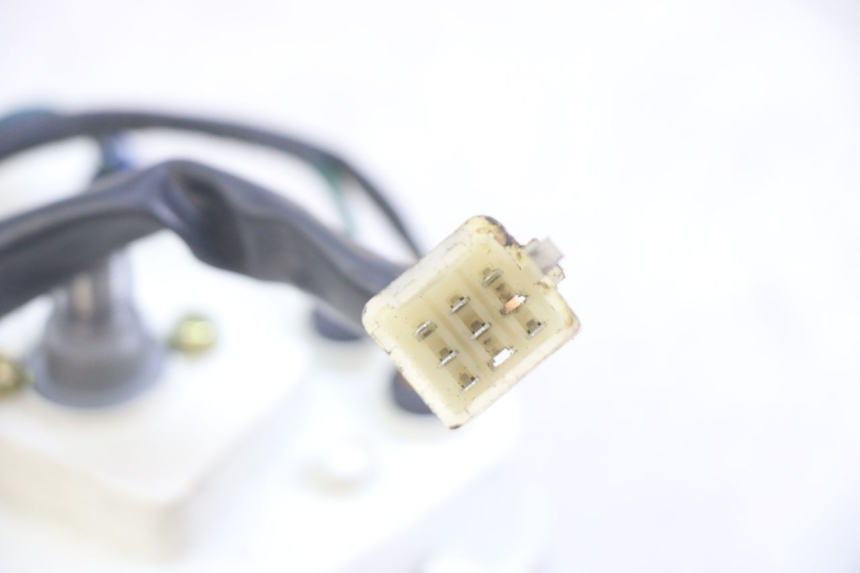 photo de CUENTA KILÓMETROS PEUGEOT KISBEE 4T 50 (2010 - 2017) - Primer plano técnico