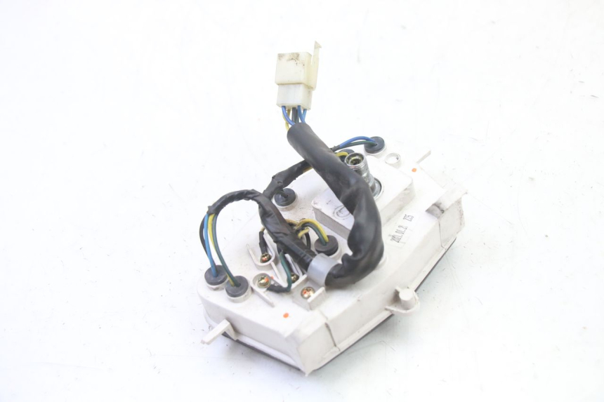 photo de CUENTA KILÓMETROS PEUGEOT KISBEE 4T 50 (2018 - 2022) - Detalles de los puntos de fijación