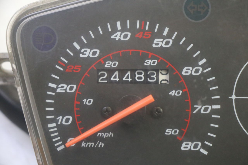 photo de CUENTA KILÓMETROS PEUGEOT KISBEE 4T 50 (2018 - 2022) - Detalle de la pieza