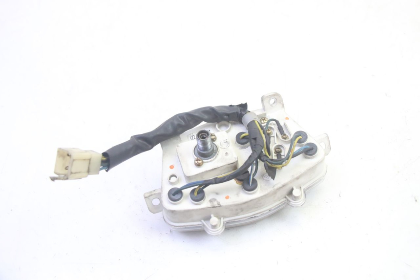 photo de CUENTA KILÓMETROS PEUGEOT KISBEE 4T 50 (2018 - 2022) - Estado de la superficie y material