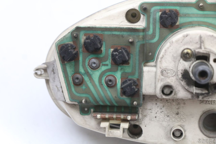 photo de VELOCIMETRO RENAULT KOURANOS 125 (2001 - 2004) - Estado de la superficie y material